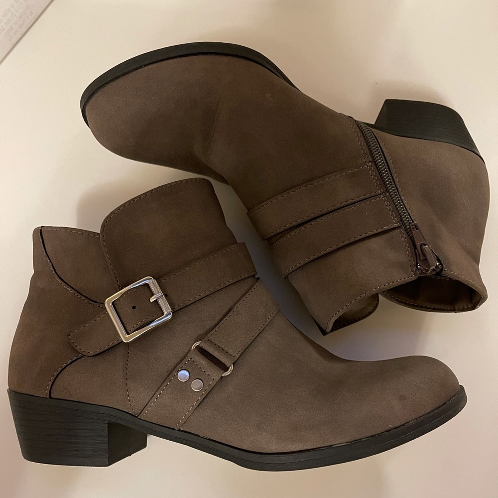 Super cute boots